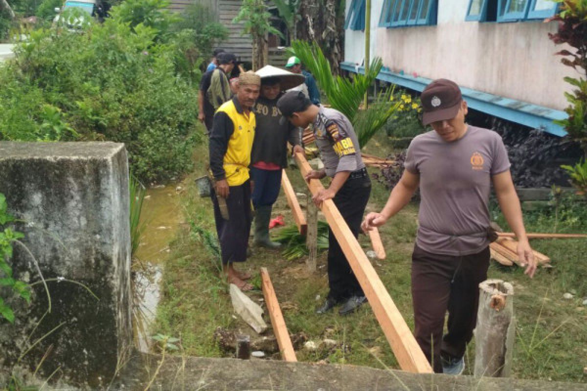 Jaringan internet terbatas, Guru di perbatasan manfaatkan radio sebagai media pembelajaran