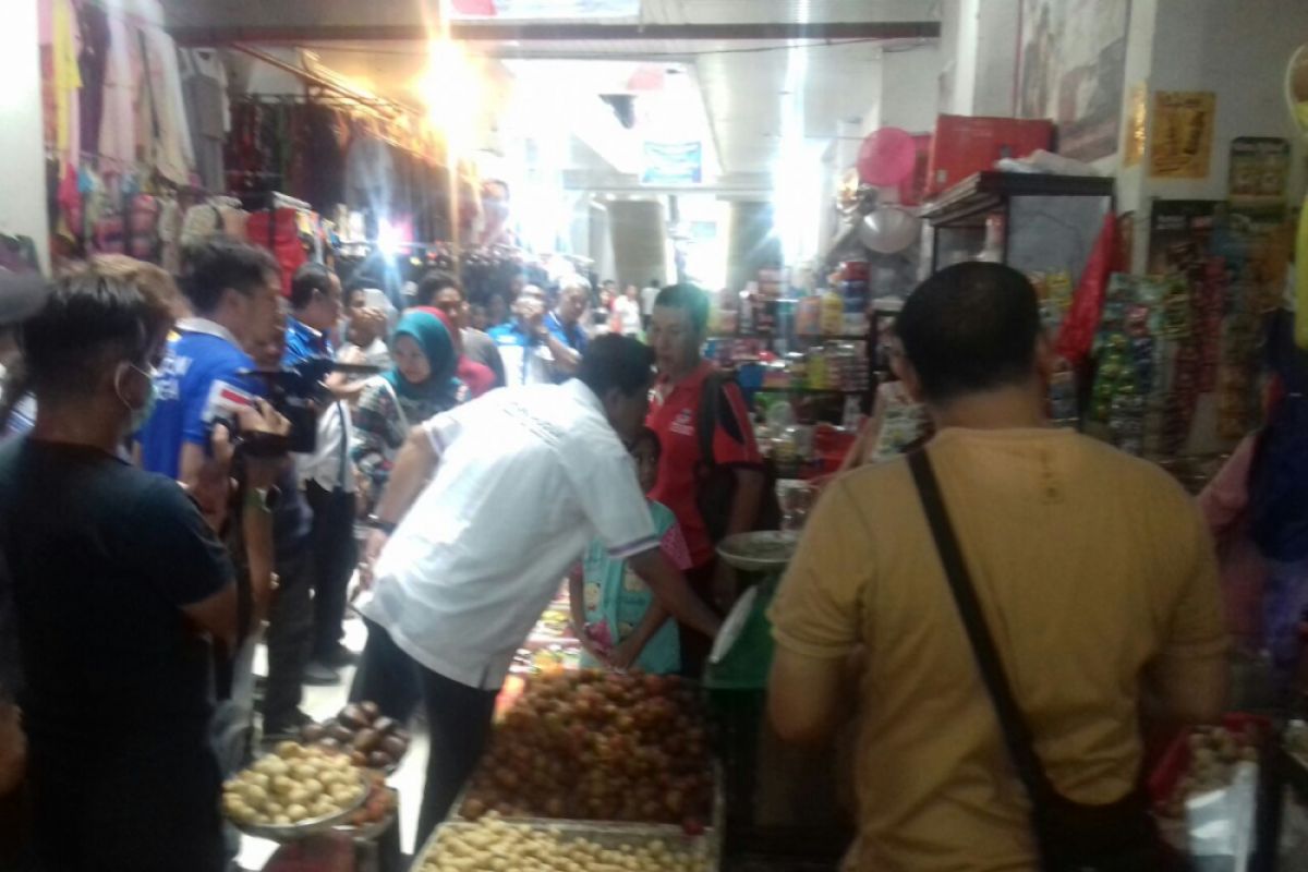 Cawagub Hugua blusukan ke pasar tradisiinal Kendari