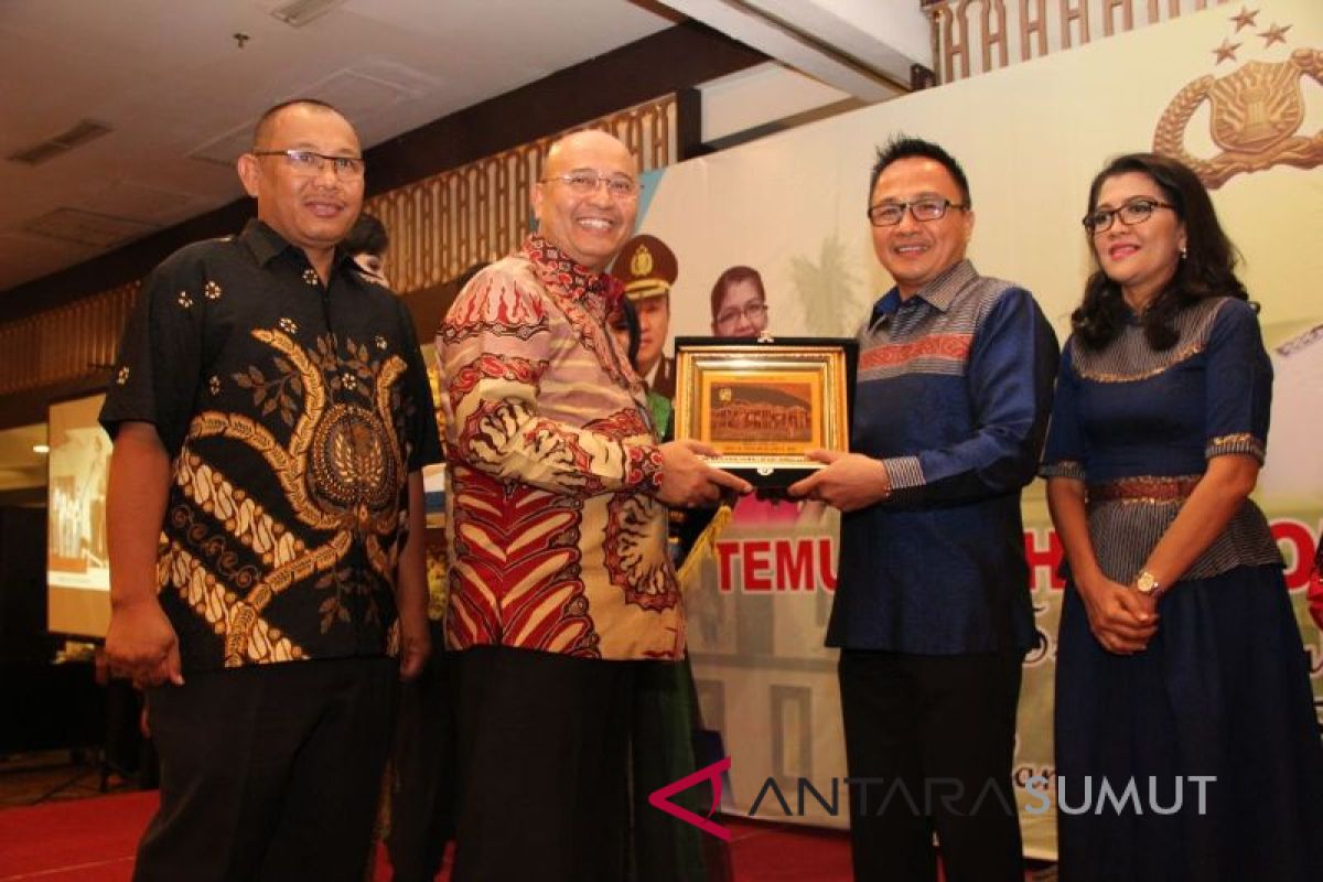 Pemkot Medan beri penghargaan Kapolres Pelabuhan Belawan