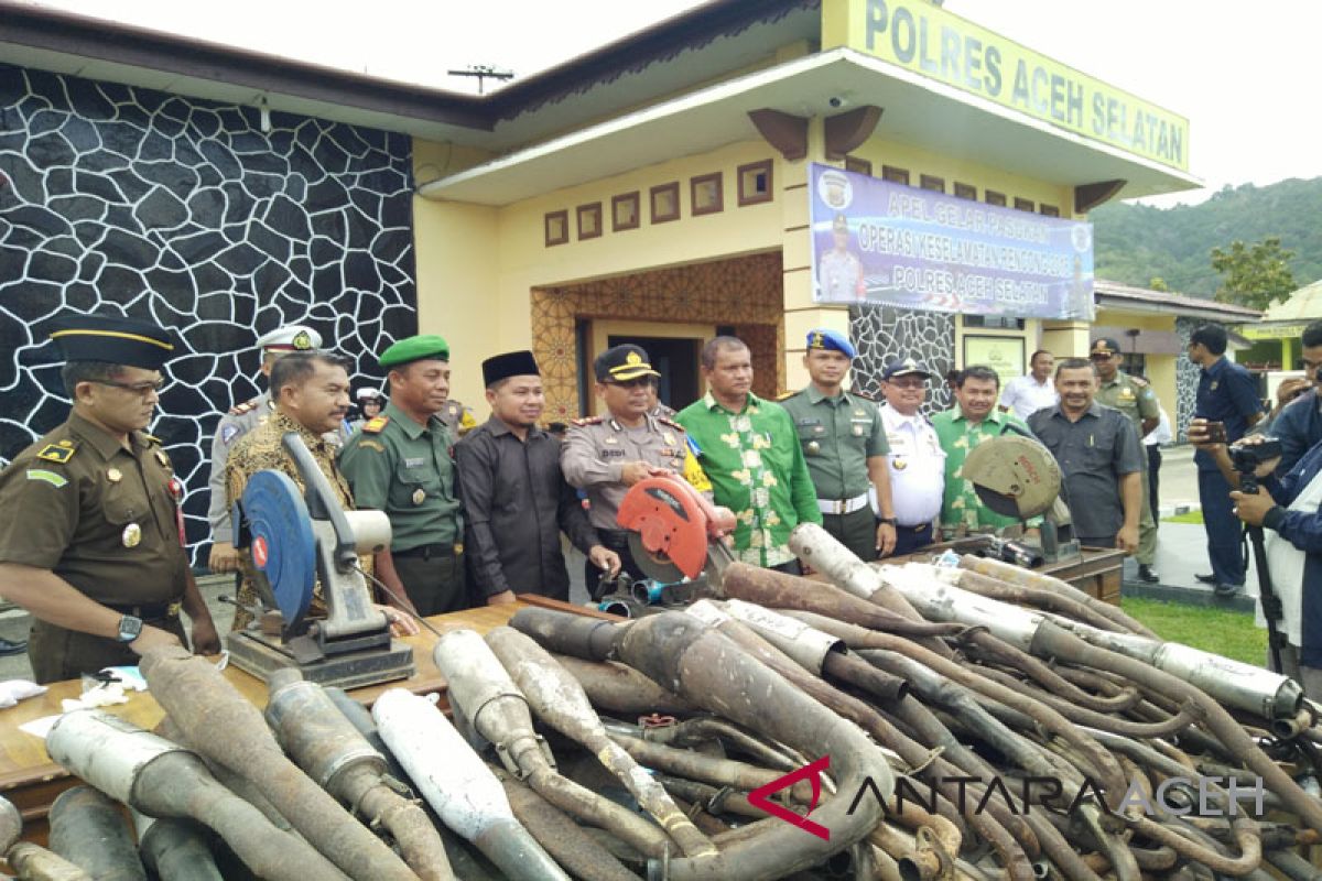 Ratusan knalpot tidak standar dimusnahkan di Aceh Selatan