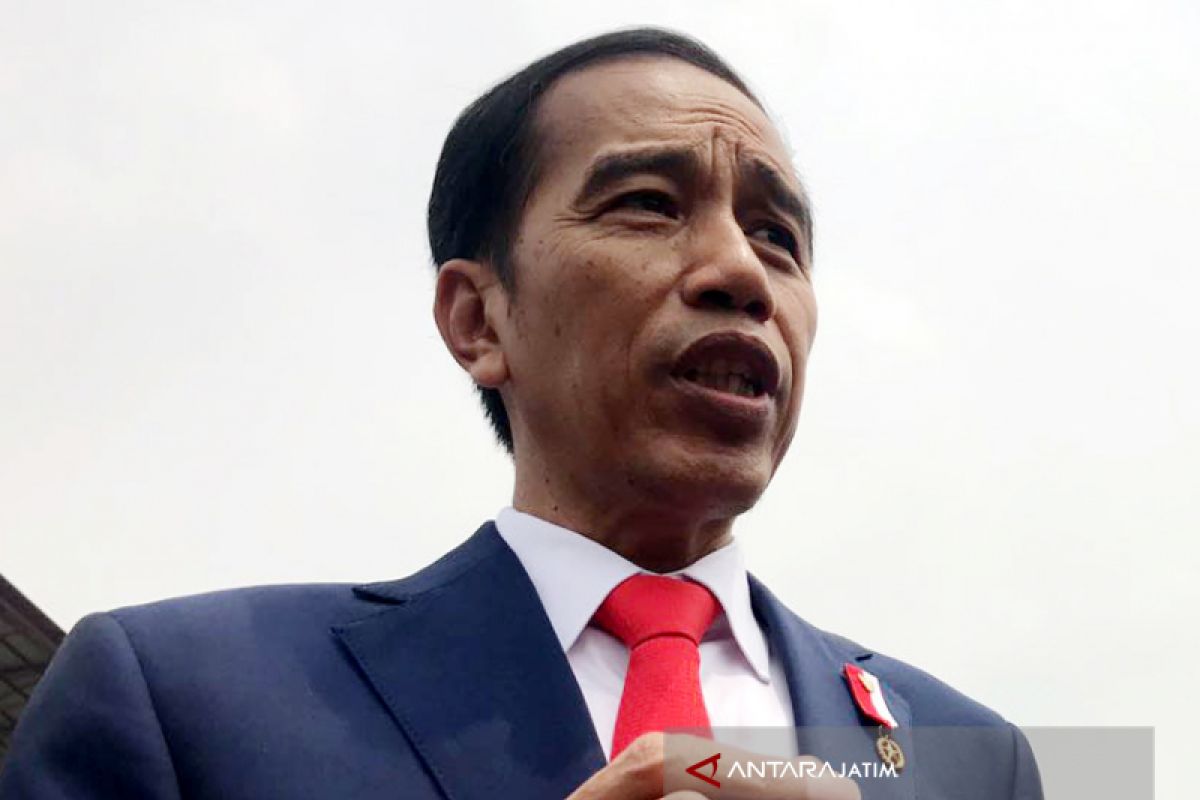 Jokowi Persilakan Dua Menterinya Diproses Hukum oleh KPK (Video)