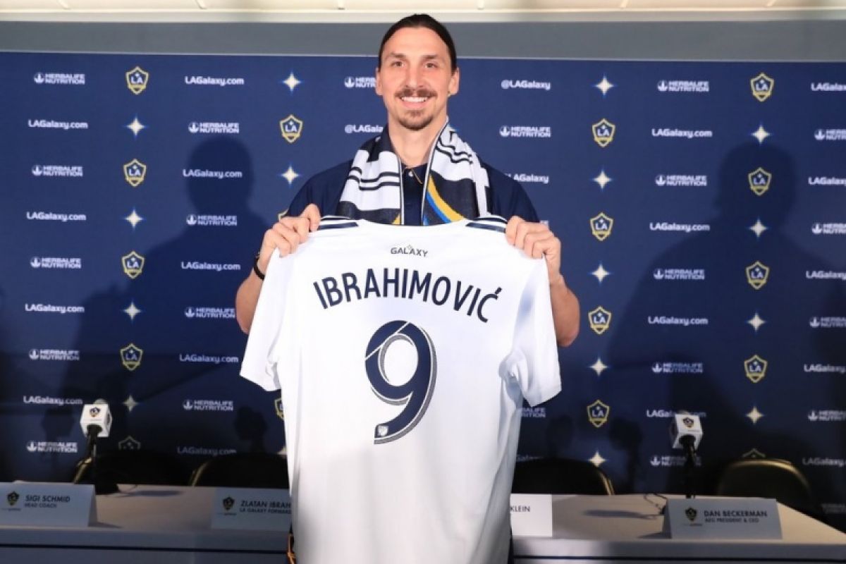 Ibrahimovic langsung cetak dua gol pada debutnya bersama LA Galaxy
