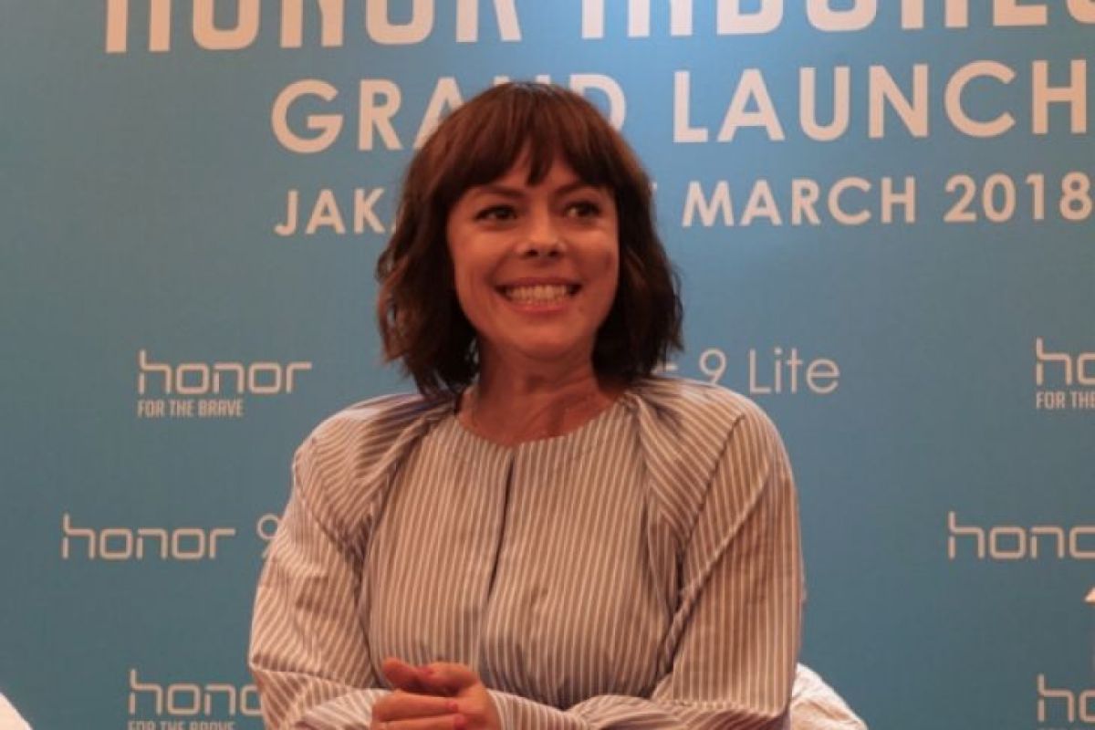 Lenka, penyanyi negeri Kanguru ini kangen gado-gado