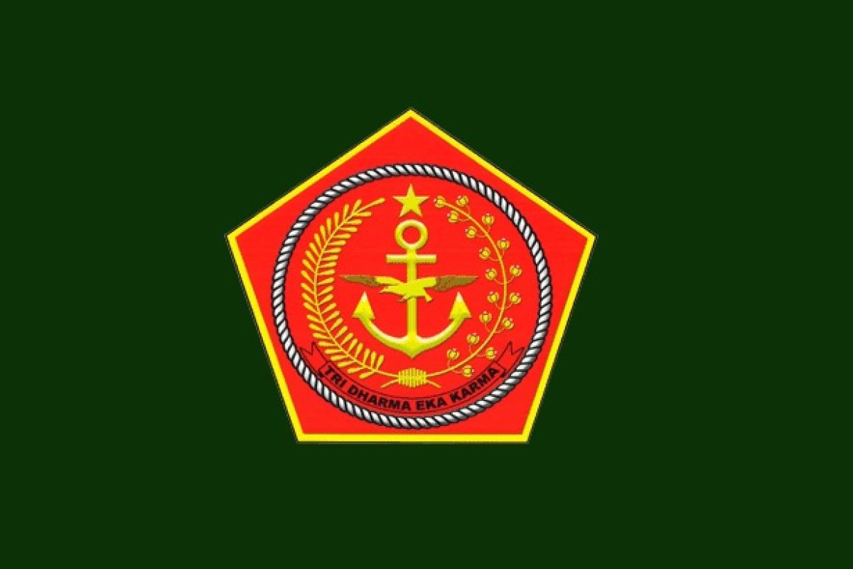 Tanda kehormatan TNI dianugerahi kepada Panglima TNI dan Kapolri