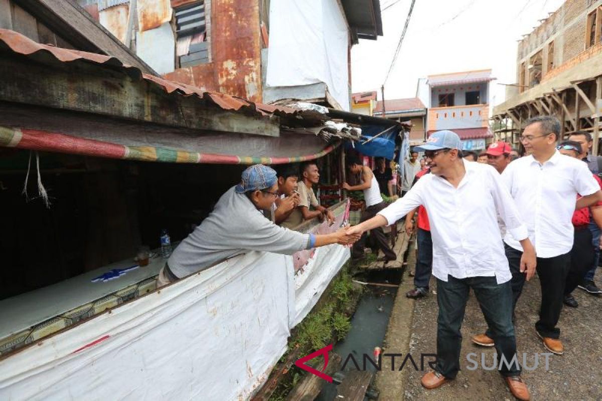 Djarot-Sihar kampanye dengan masuk gang