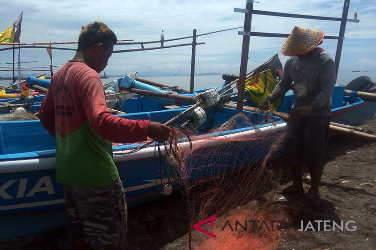 Masa paceklik, nelayan Cilacap nekat melaut (VIDEO)
