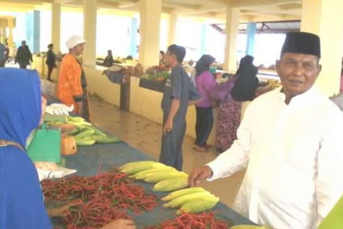 Meski Protes Keberatan, Pedagang Akhirnya Tempati Pasar Rabu Sungai Apit