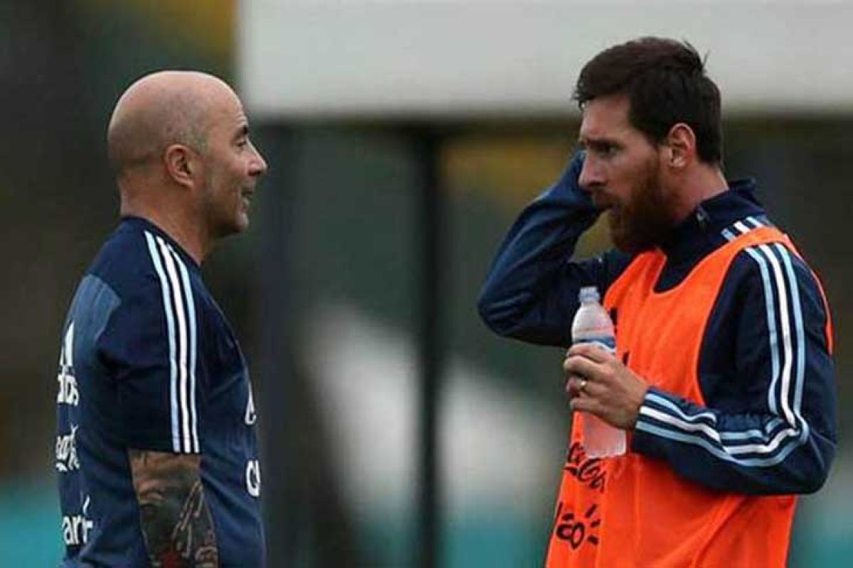 Pelatih : Publik Argentina ! Jangan bebani Messi