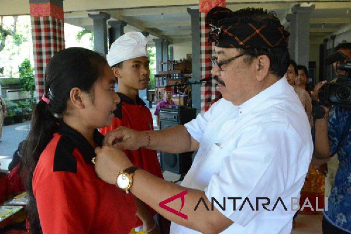 Disbud Badung latih generasi muda menulis lontar