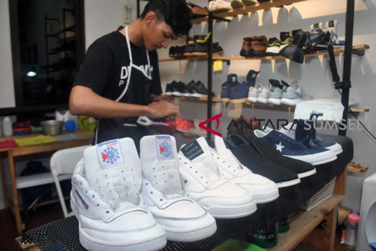 Bisnis Jasa Cuci Sepatu