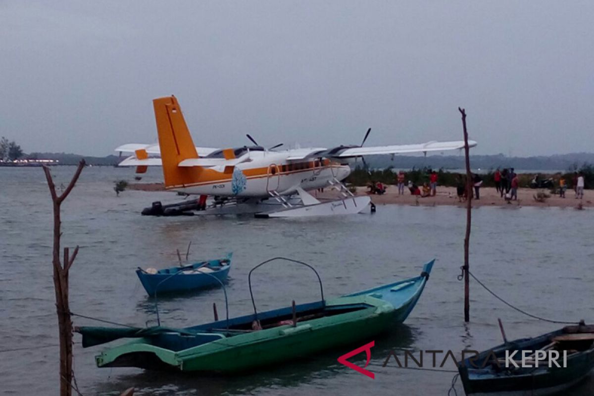 Teknisi dari Jakarta periksa kondisi pesawat Airfast