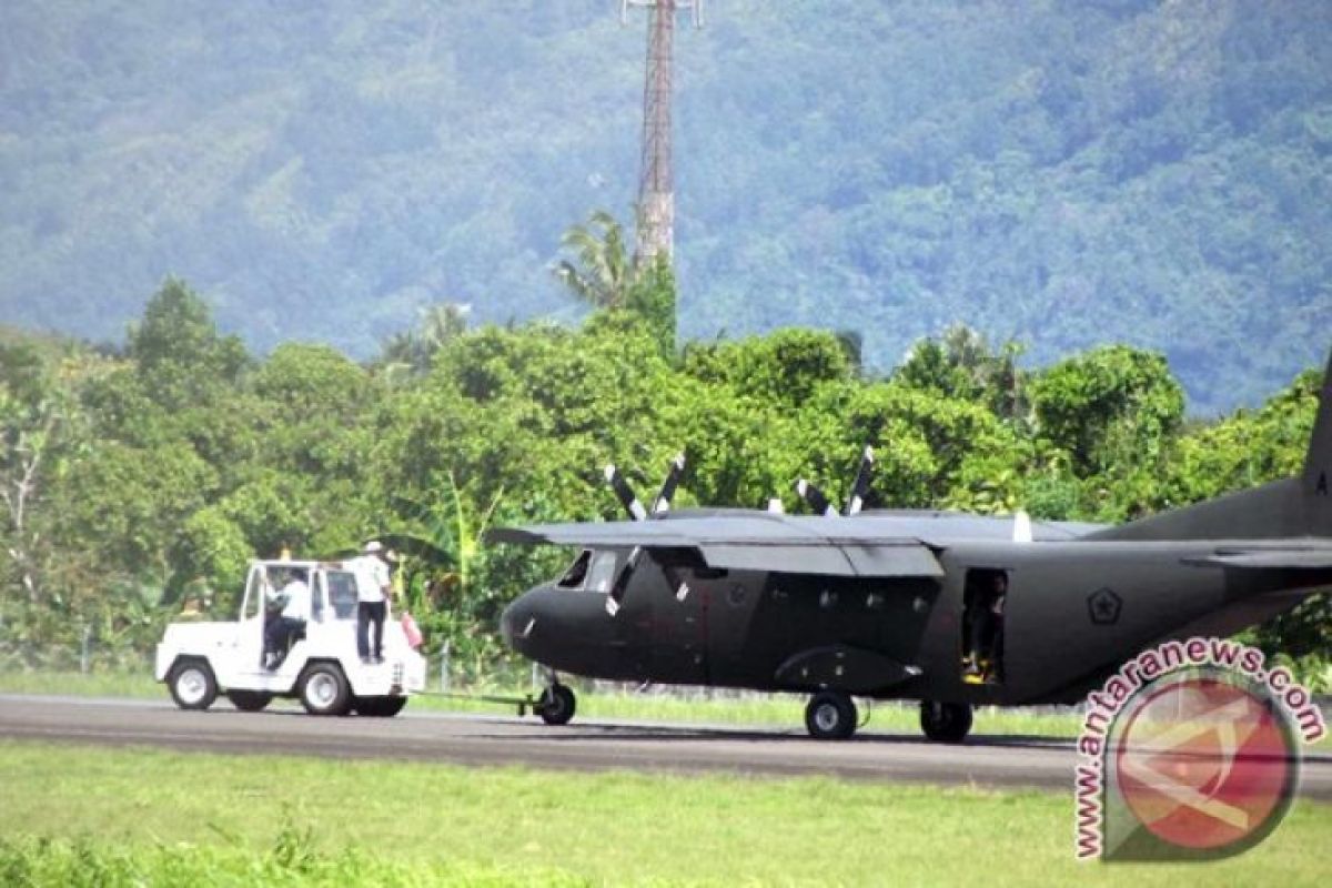 Pesawat Cassa 212 tergelincir di Bandara Husein Sastranegara