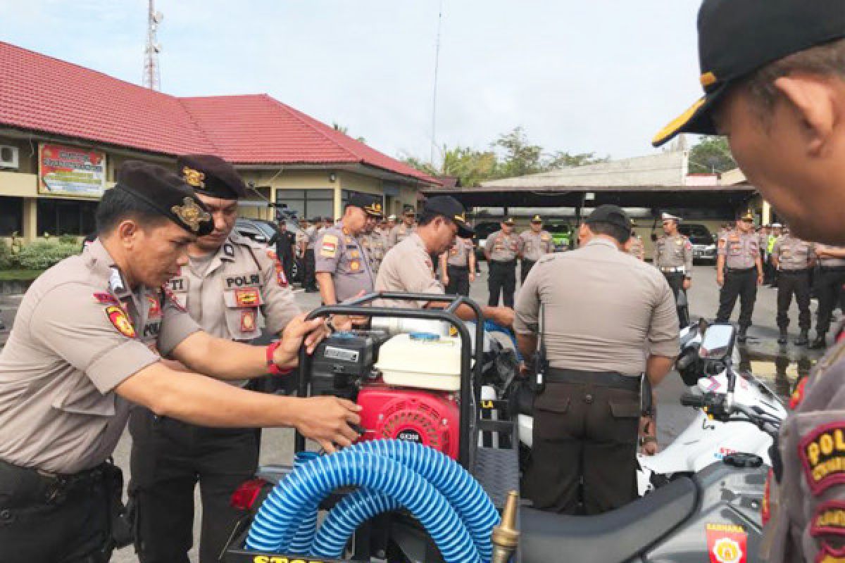 Antisipasi kebakaran lahan, anggota Polres Kotim dibekali alat pemadam