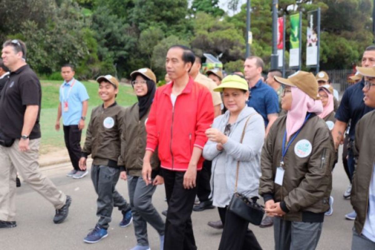 Presiden jalan kaki bersama pelajar di Wellington