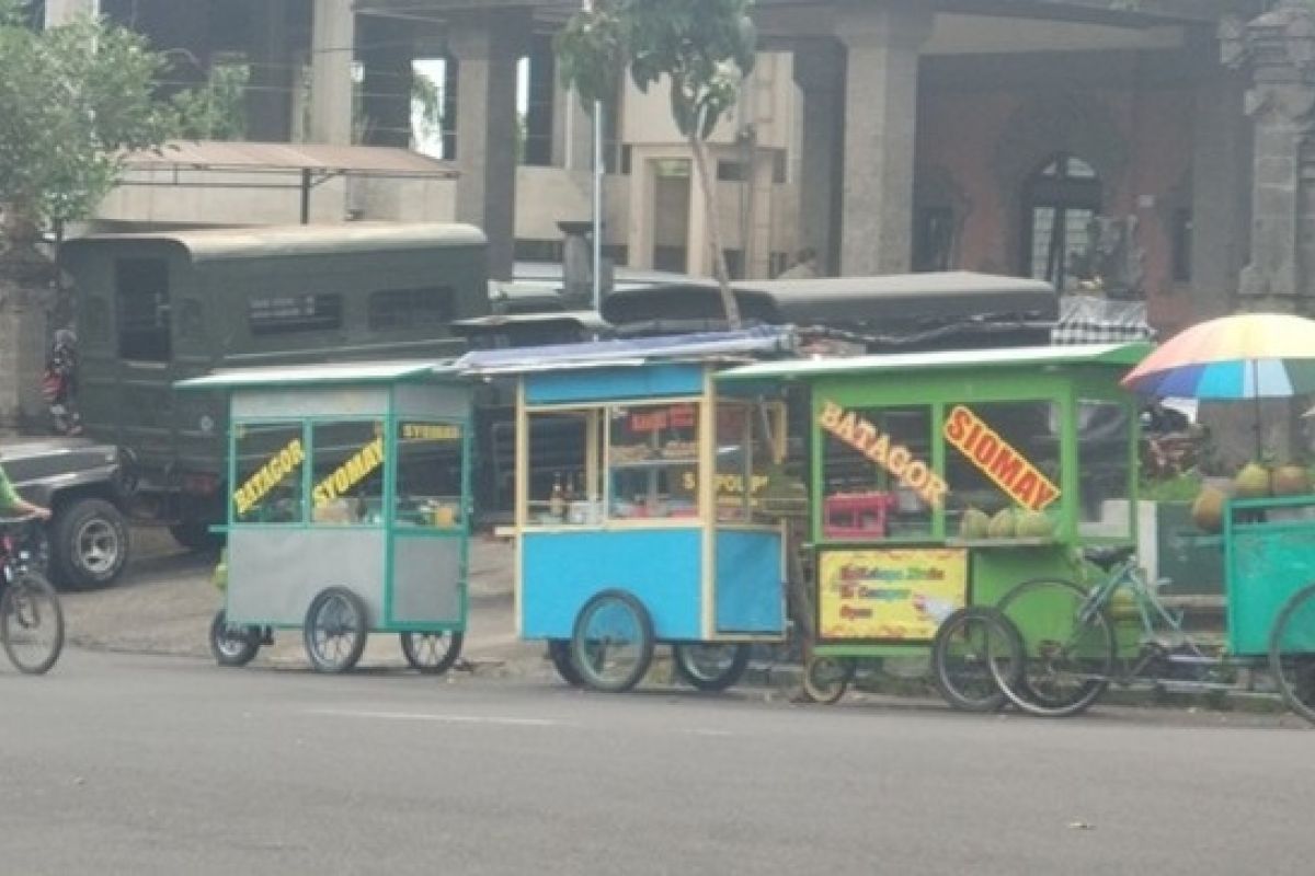 Rombong PKL Samping DPRD Banjarmasin Segera Dipindahkan