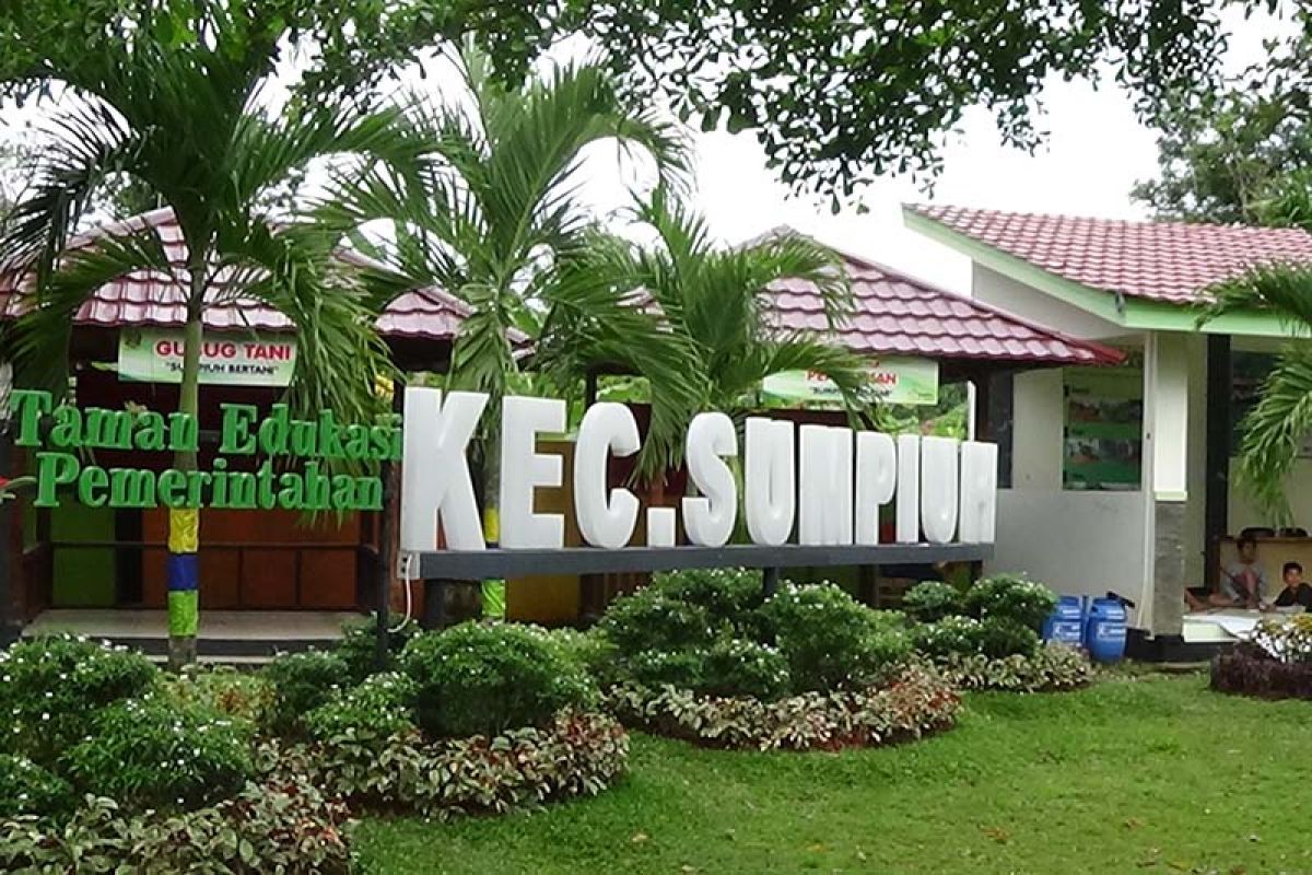 Taman Edukasi Pemerintahan lengkapi Kantor Camat Simpiuh