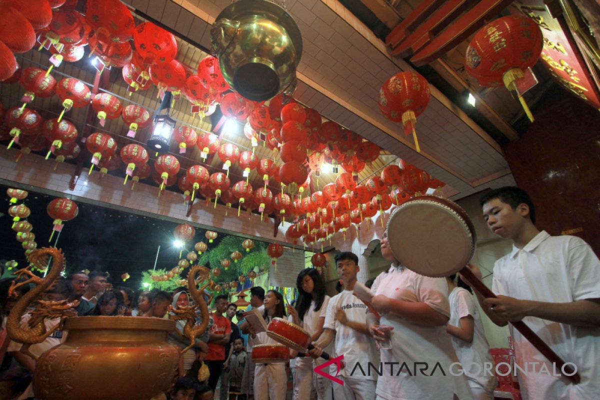 Umat Tridharma Gorontalo Laksanakan Ritual 