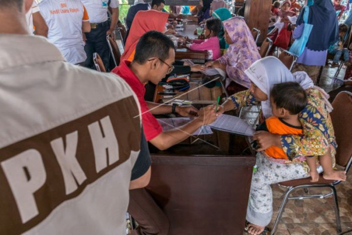 Konsistensi menurunkan angka kemiskinan di Jateng