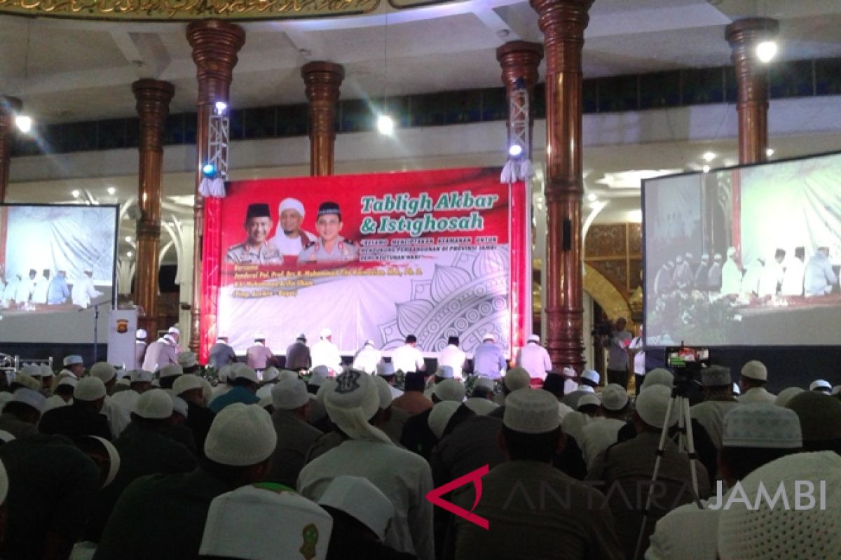 Kapolri hadiri tabligh akbar di Mesjid Seribu Tiang (video)