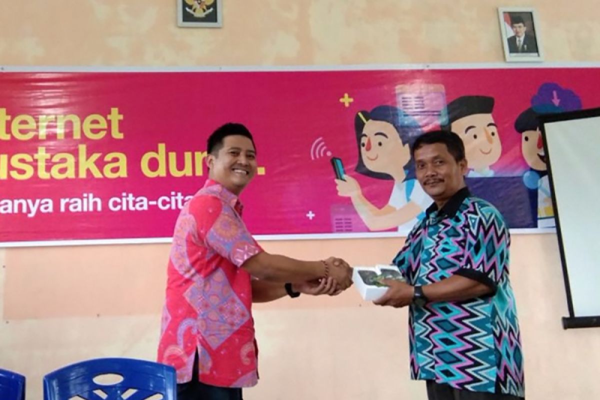 SMPN 9 Teluk Keramat gratis akses internet setahun