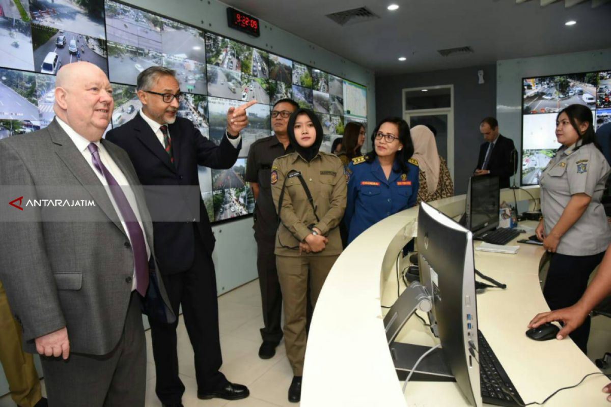 Wali Kota Liverpool Kunjungi Gedung Siola Surabaya