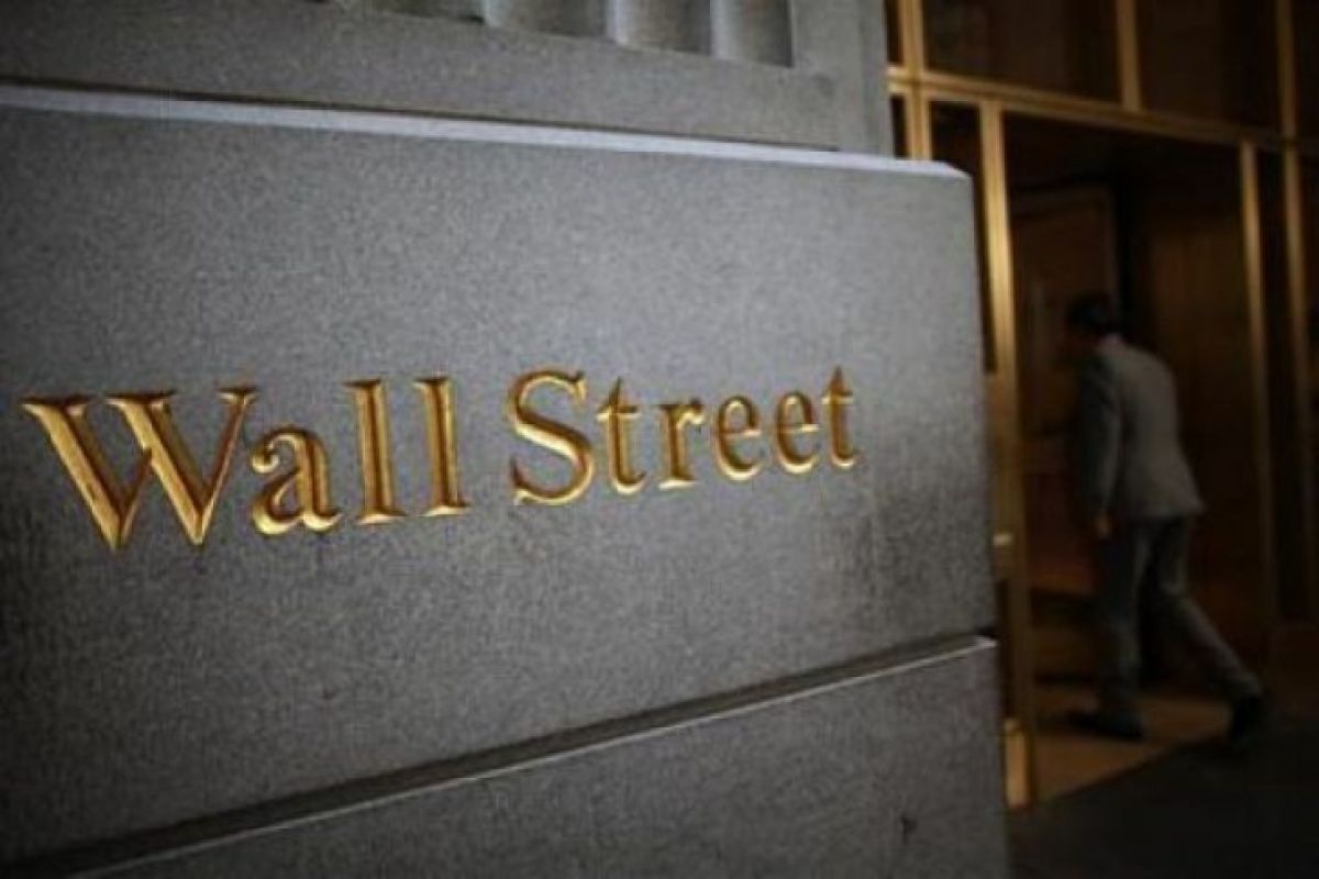 Saham-saham di Wall Street terdongkrak keputusan Fed dan data ekonomi