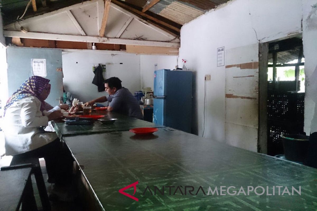 Nikmatnya pepes ikan di warung Nita dekat kampus IPB