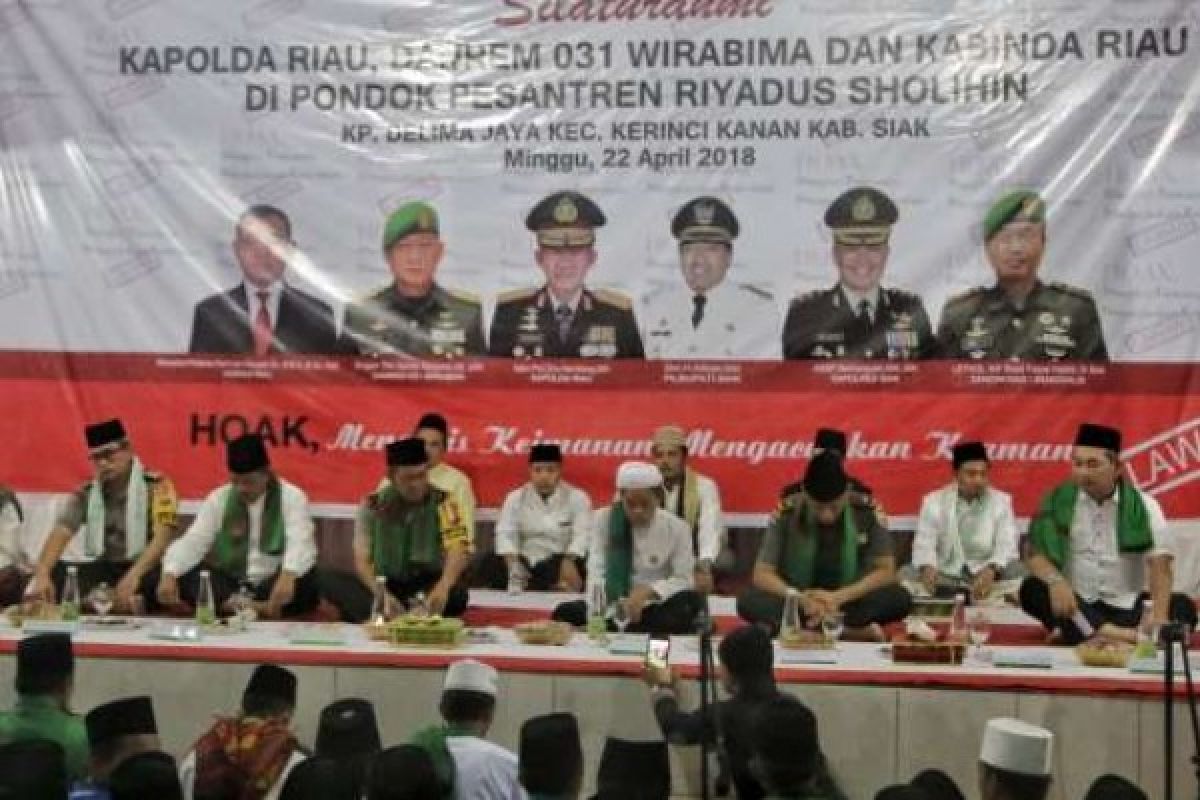   Tabligh Akbar Ponpes Riyadus Sholihin, Kapolda Riau dan Danrem Deklarasi Anti Hoax dan Kebencian SARA