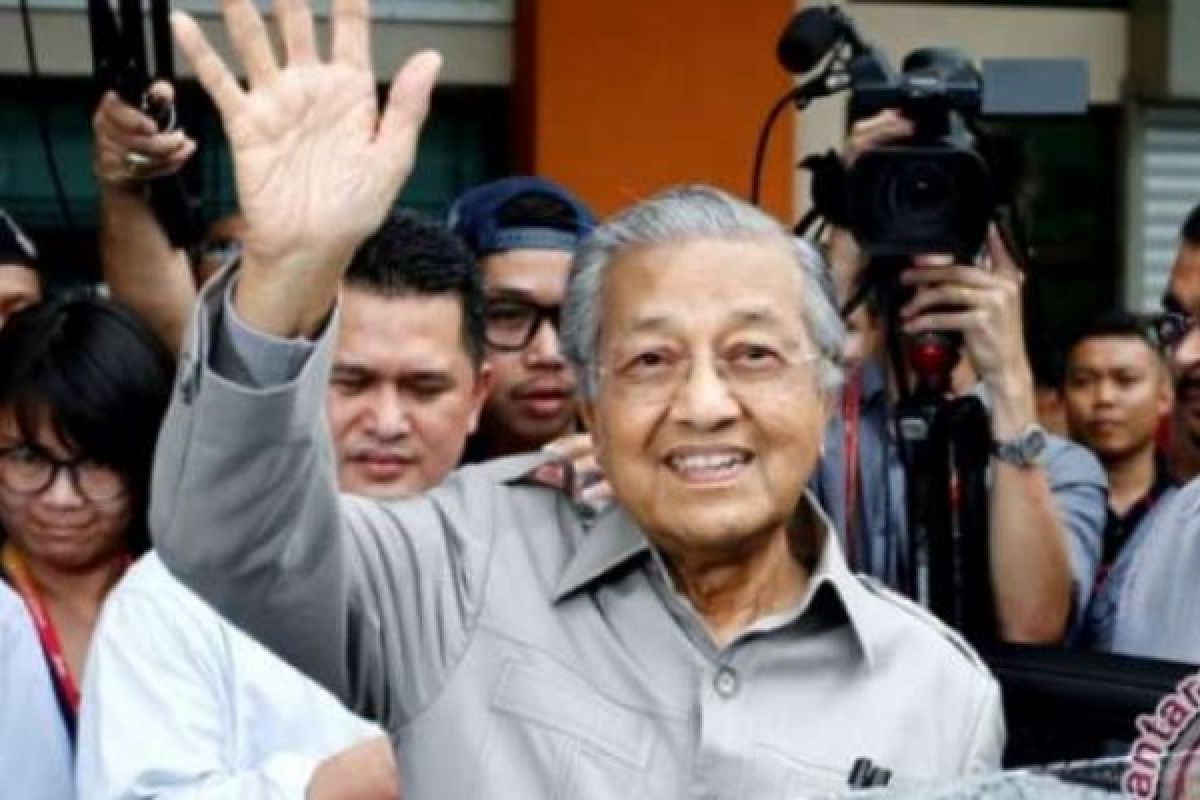  Berusia 92 Tahun, Mahathir Muhammad Calonkan Diri Jadi PM Malaysia