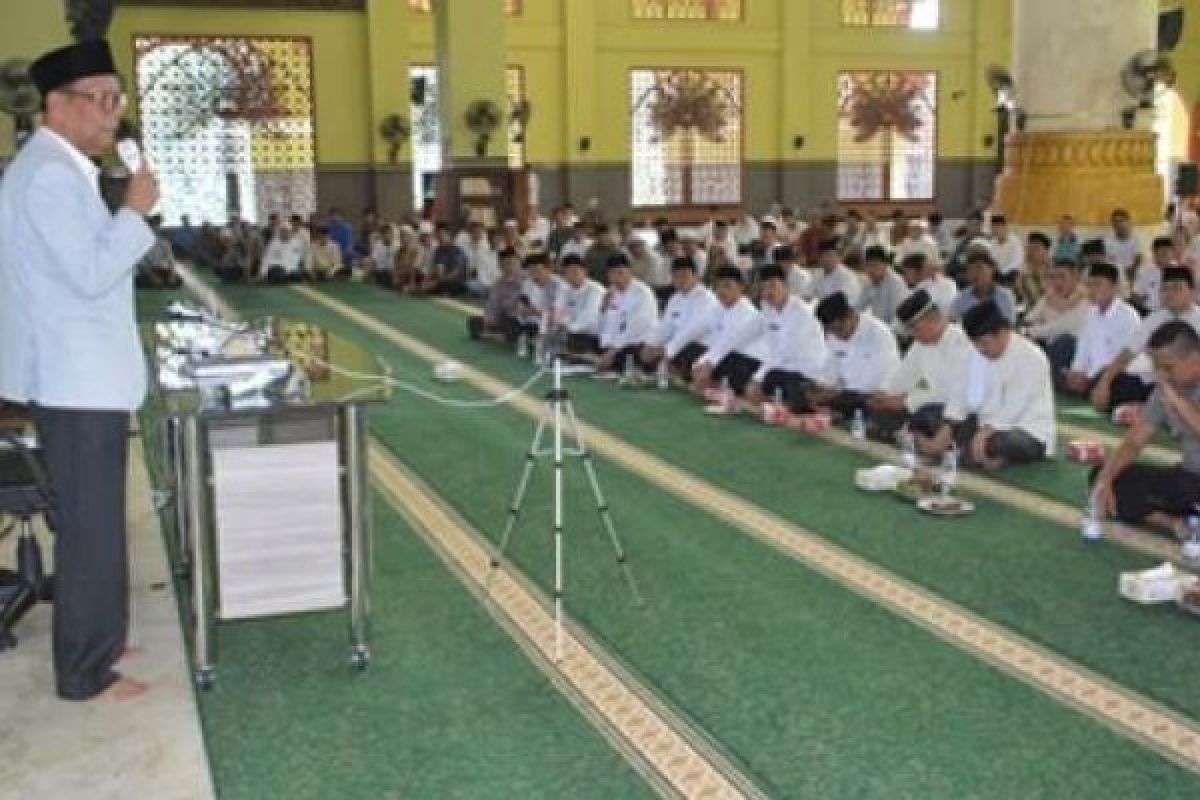  Bupati Minta Seluruh ASN Kampar Menjaga Sholat 5 Waktu 