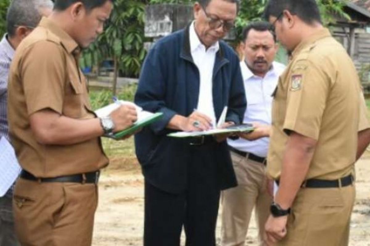  Jelajahi Pedesaan, Bupati Kampar Lihat Langsung Kaeadaan Desa Yang Akan Dibenahi