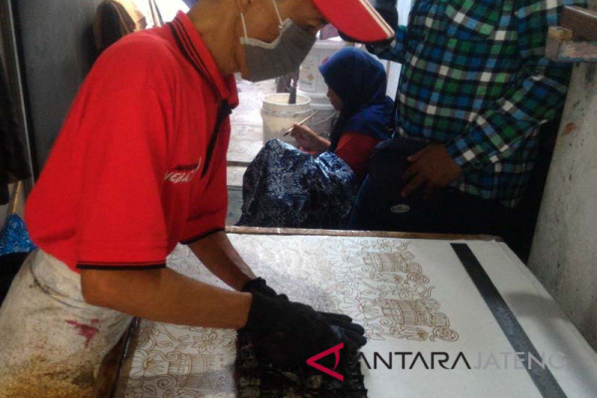 Usaha batik Magelang butuh tenaga kreatif