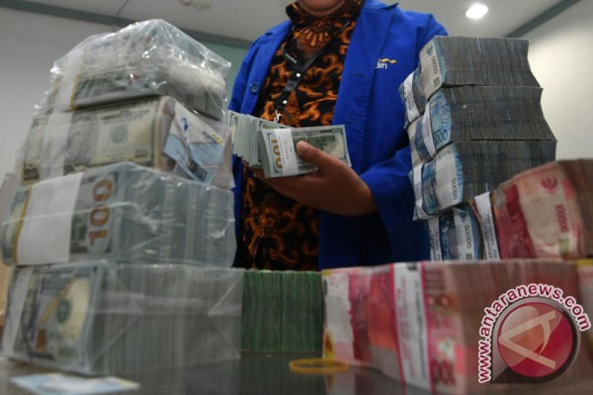 Rupiah Selasa sore melemah ke Rp14.131