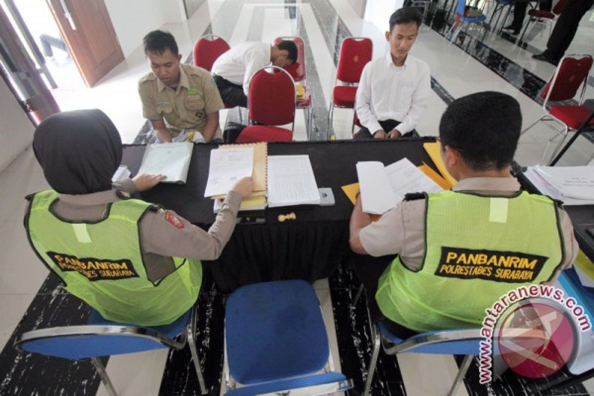 Ismet yang sekolah sembari "ngojek" akhirnya diterima jadi polisi