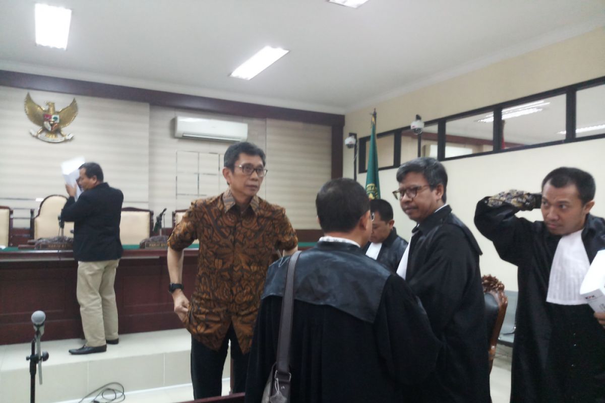 Edy Rumpoko Dituntut Delapan Tahun Penjara (Video)