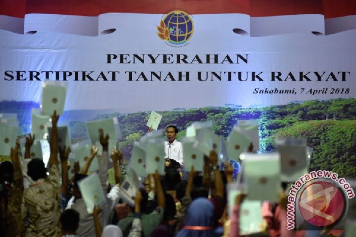 Presiden bagikan 3.063 sertifikat tanah warga Jabar