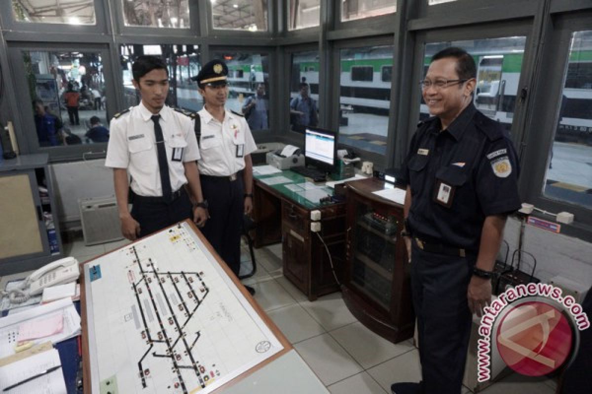 KAI Purwokerto kerahkan petugas tambahan