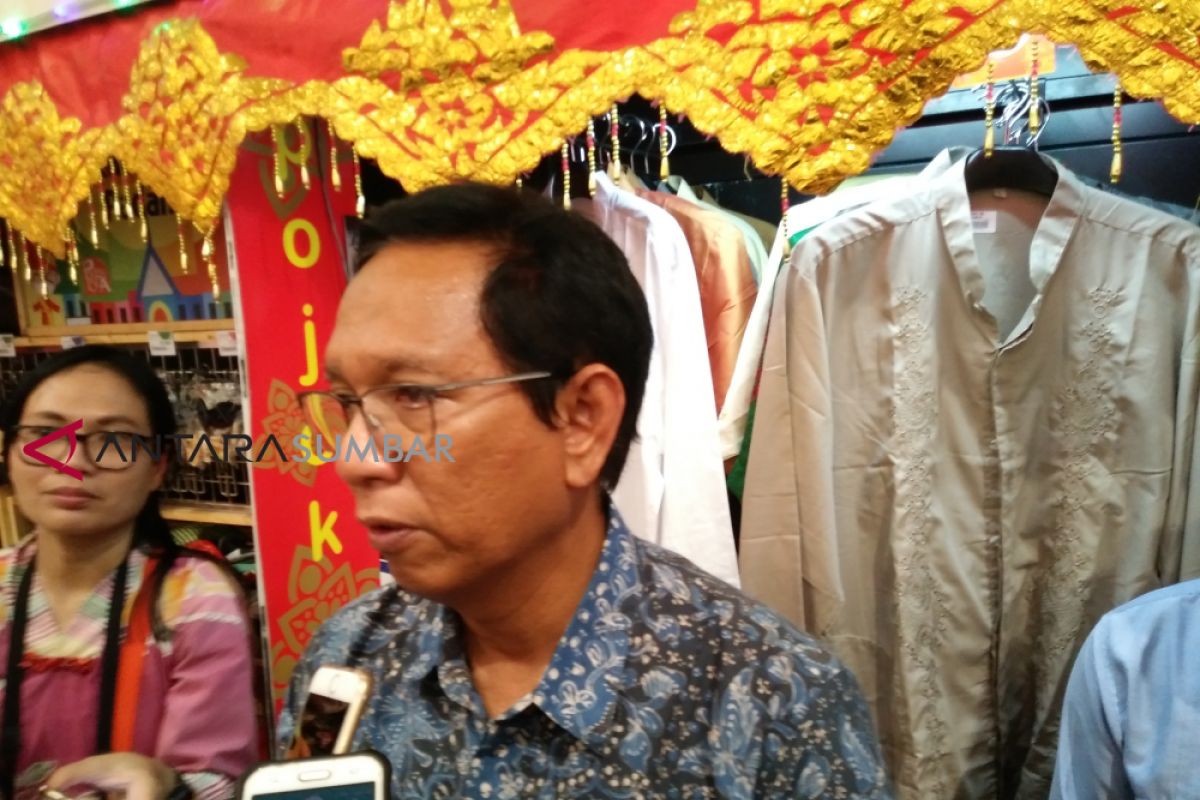 Ritel modern diminta cantumkan harga komoditas pokok dan menjual sesuai HET