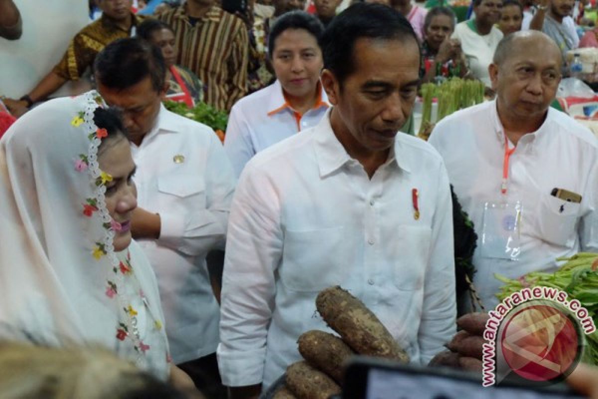 Jokowi tinjau pasar mama mama Papua