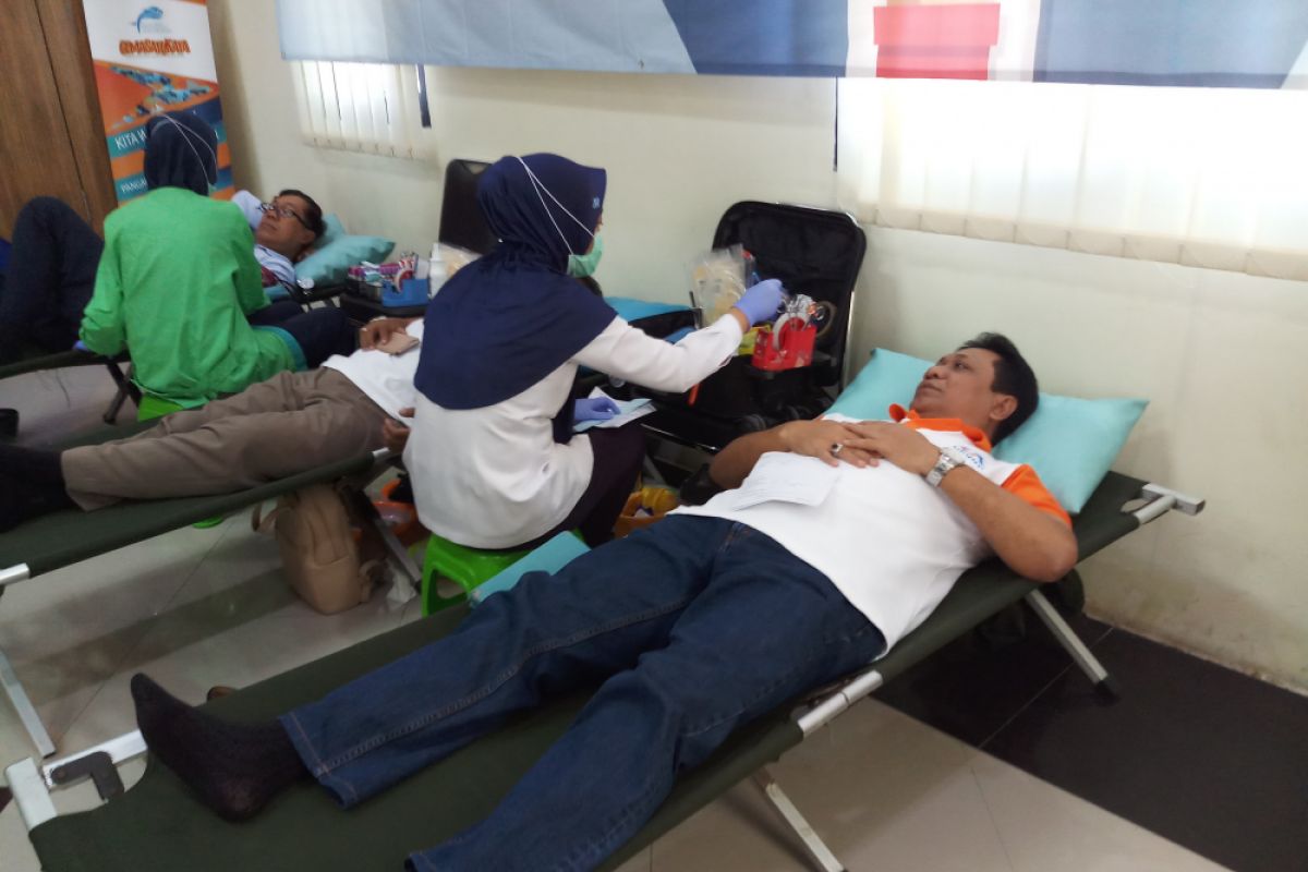 Puluhan Pegawai BKIPM Surabaya Ikuti Donor Darah