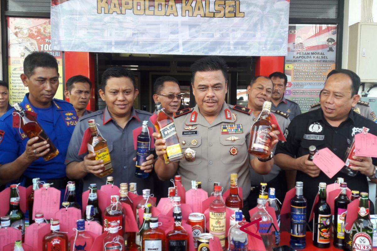 Polda Kalsel Jerat Penjual Miras Pidana Berlapis