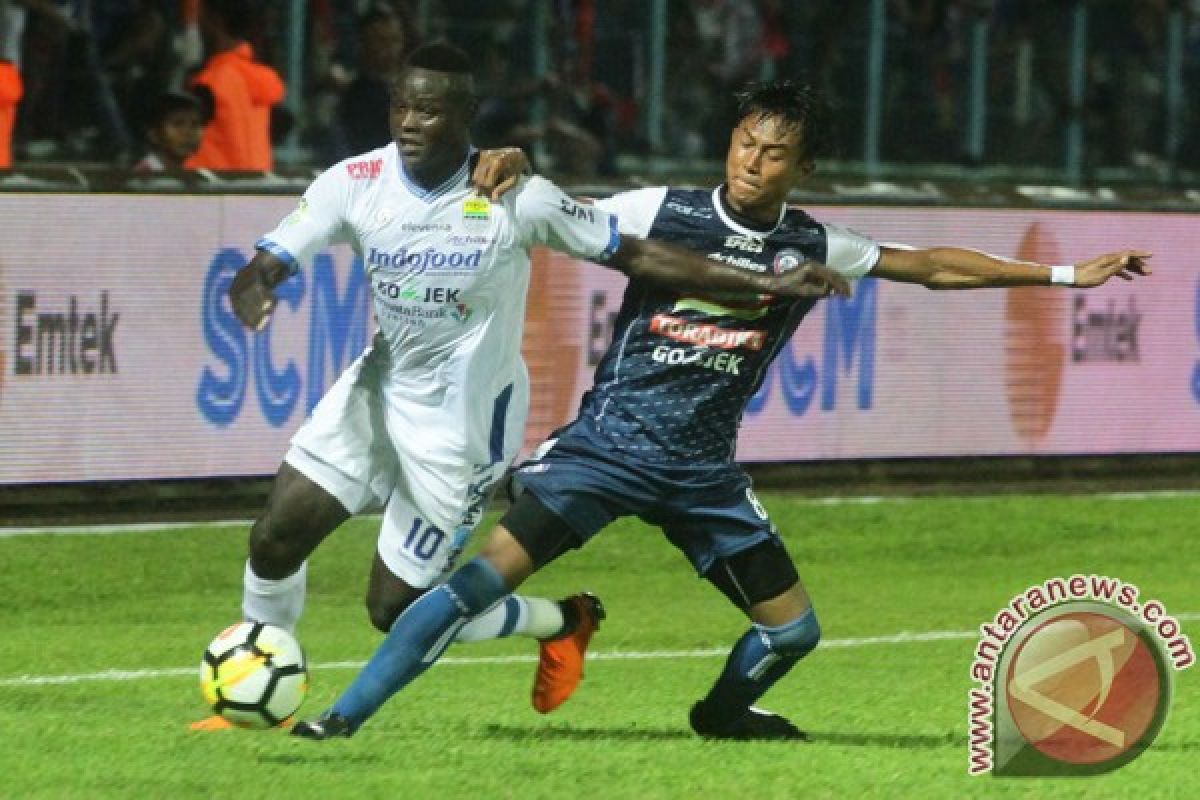 Persib Bandung tahan Arema 2-2