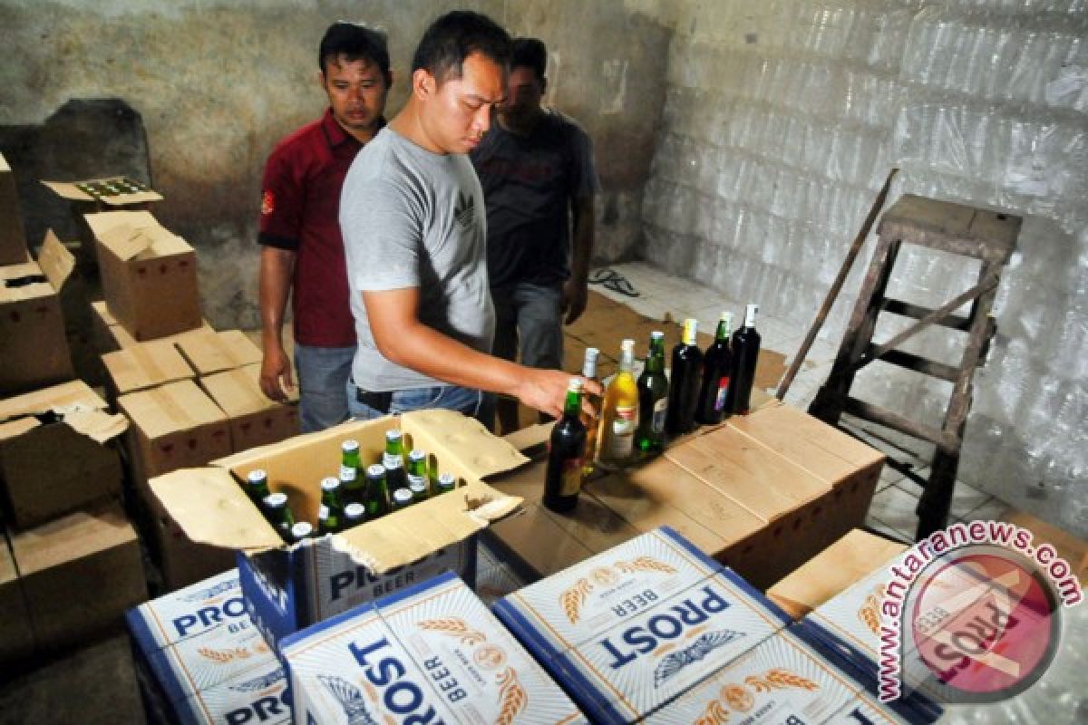 Polres Gorontalo Kota musnahkan ribuan botol miras