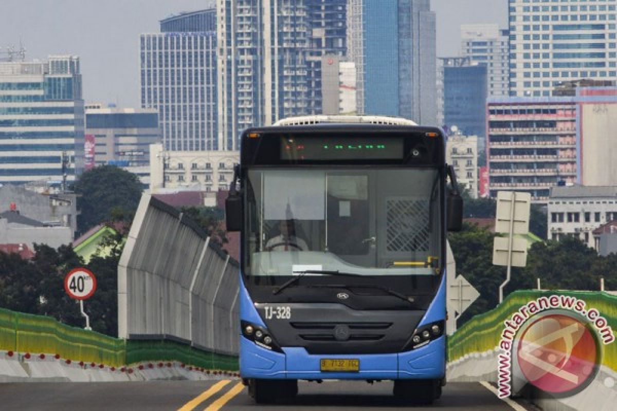 Transjakarta buka tiga rute baru