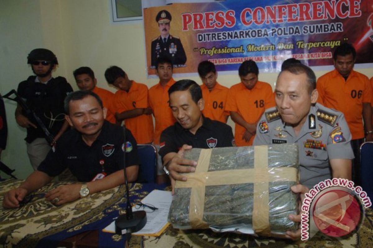 Police arrest 11 suspected drug traffickers in West Sumatra