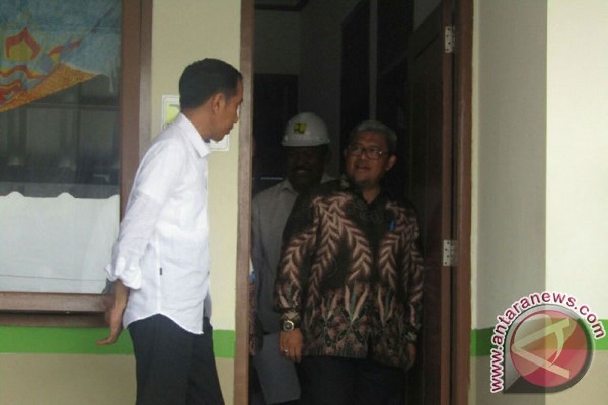 Presiden Jokowi bantu gadis lumpuh di Pangandaran