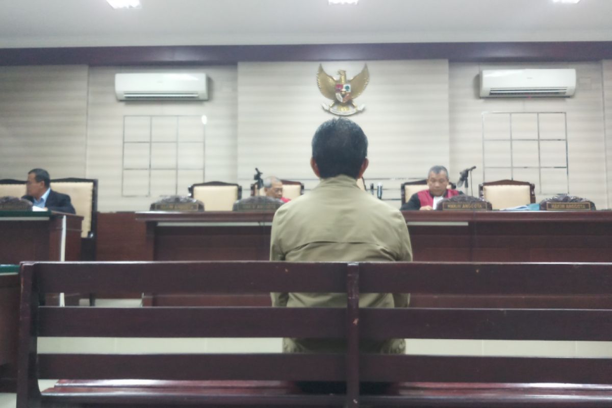 Hakim Vonis Edy Rumpoko Tiga Tahun Penjara (Video)