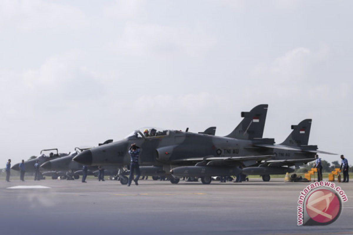 Jet tempur milik TNI AU pecah ban