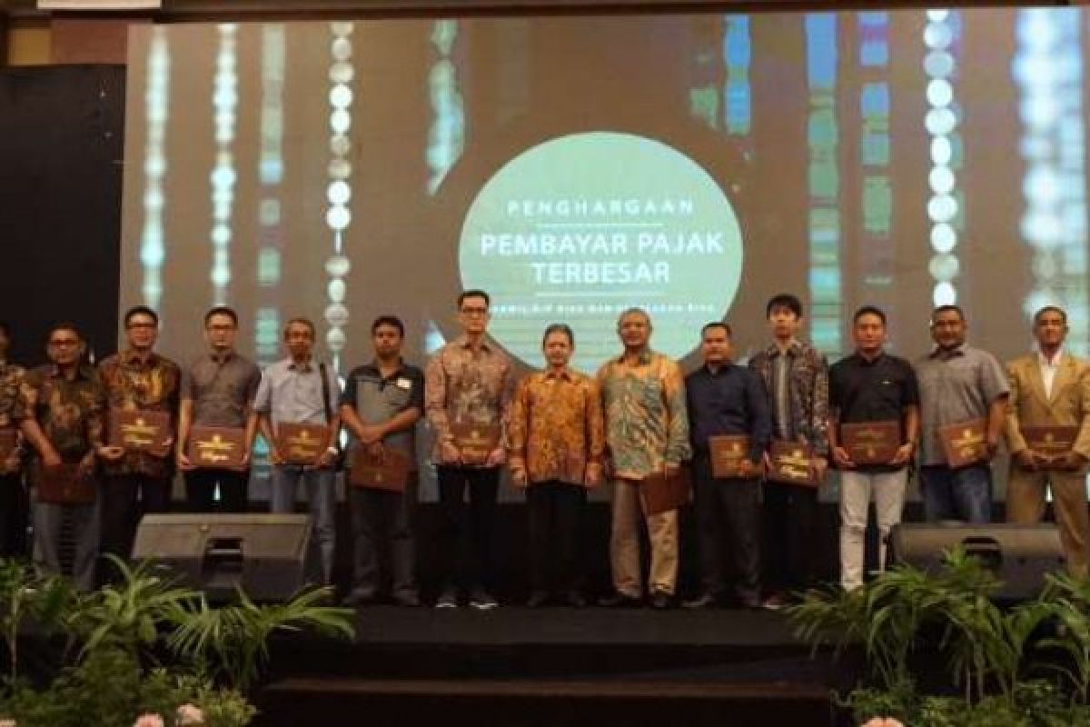 99 Wajib Pajak Terima Penghargaan dari DJP Riau Kepri