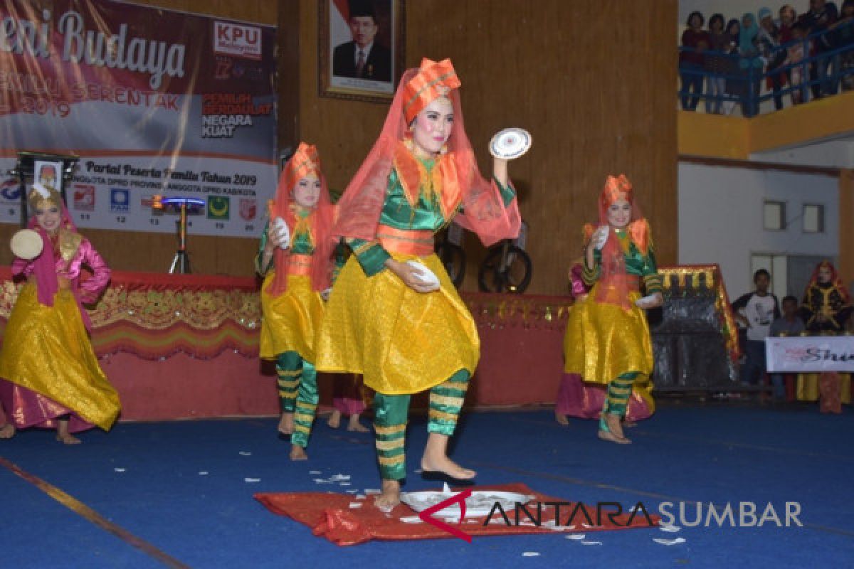 KPU Agam tampilkan kesenian daerah menyongsong pemilu 2019